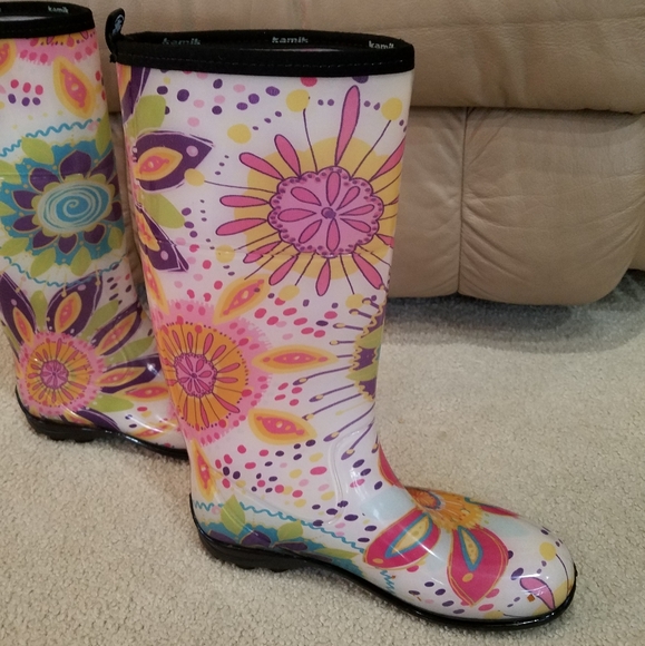 Kamik Rain Boots Tall Rubber Floral Print Water Proof Traction Sole Size 10 NWOT - Picture 11 of 15